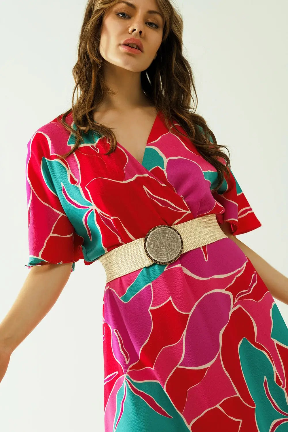 Loose mid dress with short sleeves and floral designs - Dresses