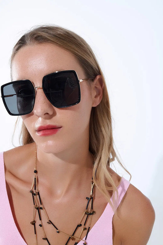 Q2 Lunettes de soleil carrées extra-larges en noir