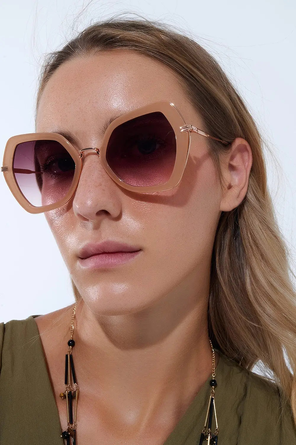 Lunettes de soleil extra-larges à monture hexagonale et yeux de chat en beige - One Size / beige