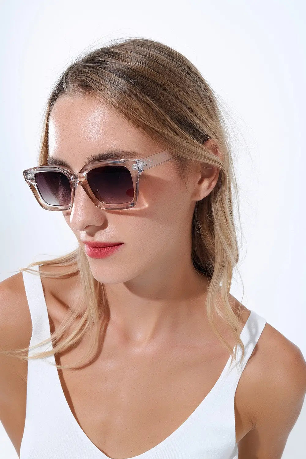 Lunettes de soleil rétro à monture carrée épaisse et translucide - One Size / beige
