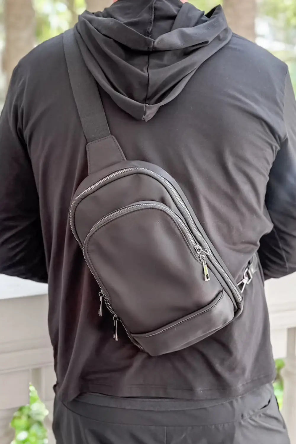 L’uomo Unisex Crossbody Bag - Crossbody Bag