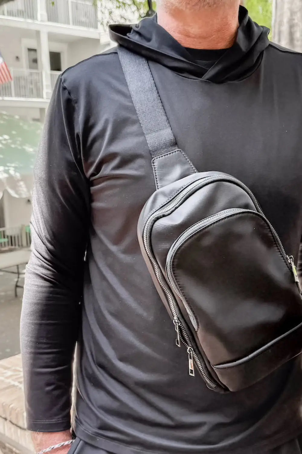 L’uomo Unisex Crossbody Bag - Crossbody Bag