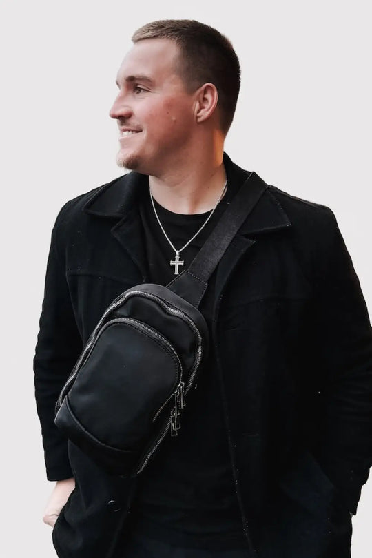 L’uomo Unisex Crossbody Bag - Crossbody Bag