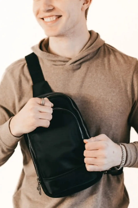 L’uomo Unisex Crossbody Bag - Crossbody Bag