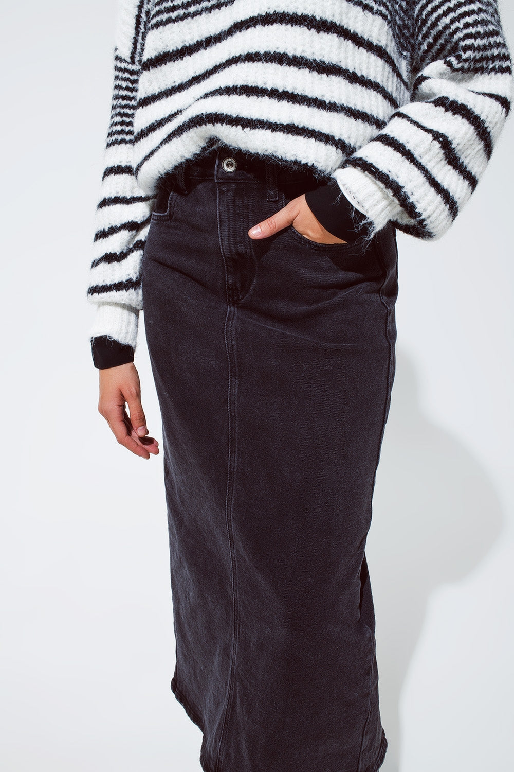 Maxi black denim skirt with a split on the back