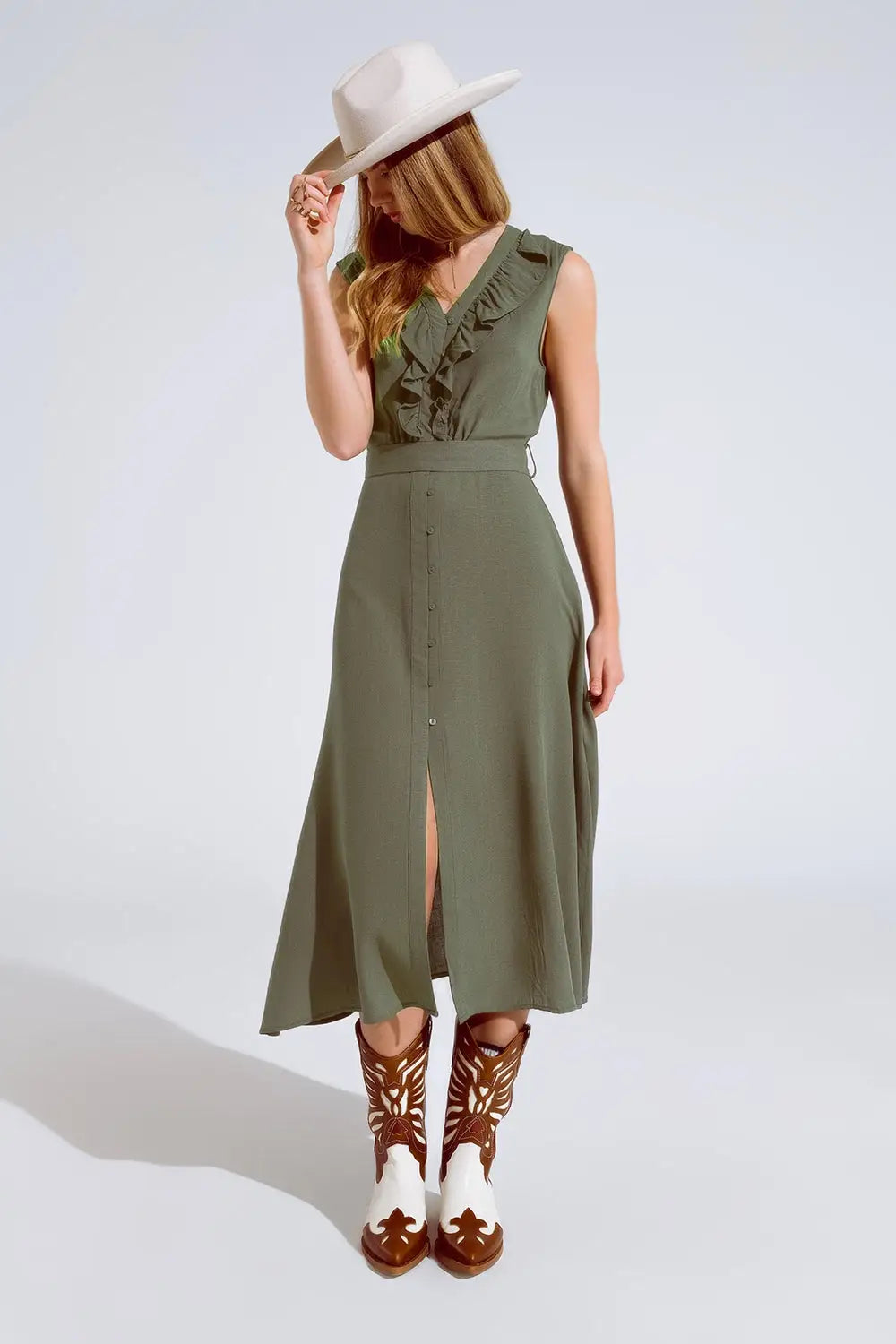 Maxi dress in khaki with ruffle and button detail - Dresses