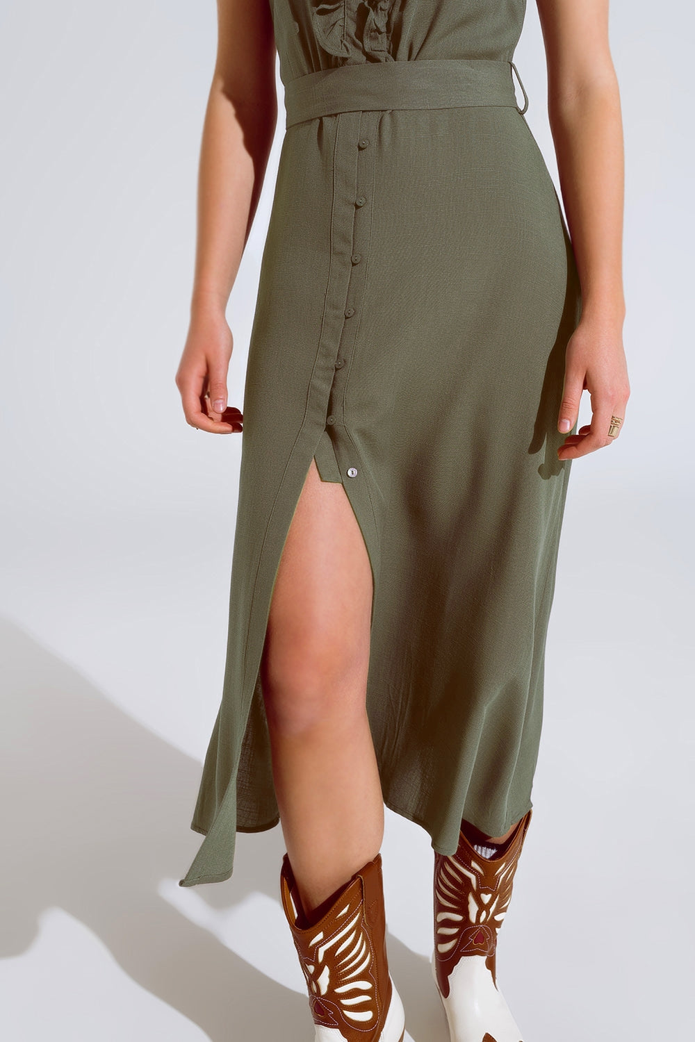 Maxi dress in khaki with ruffle and button detail