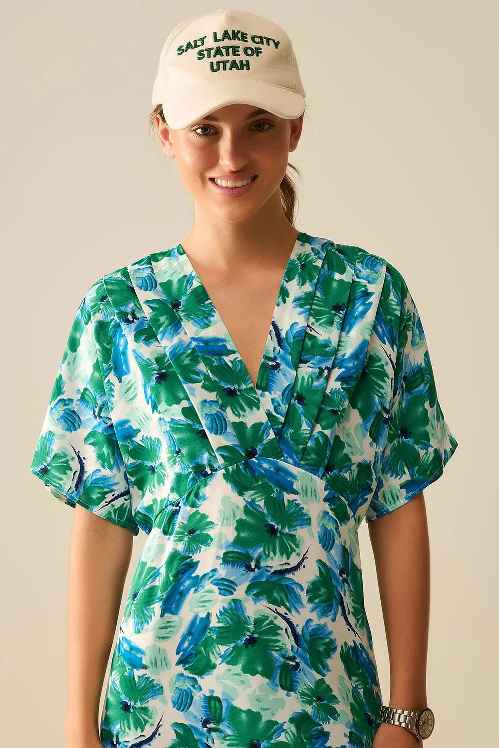 Maxi floral print dress in satin fabric with dropped sleeves - Dresses