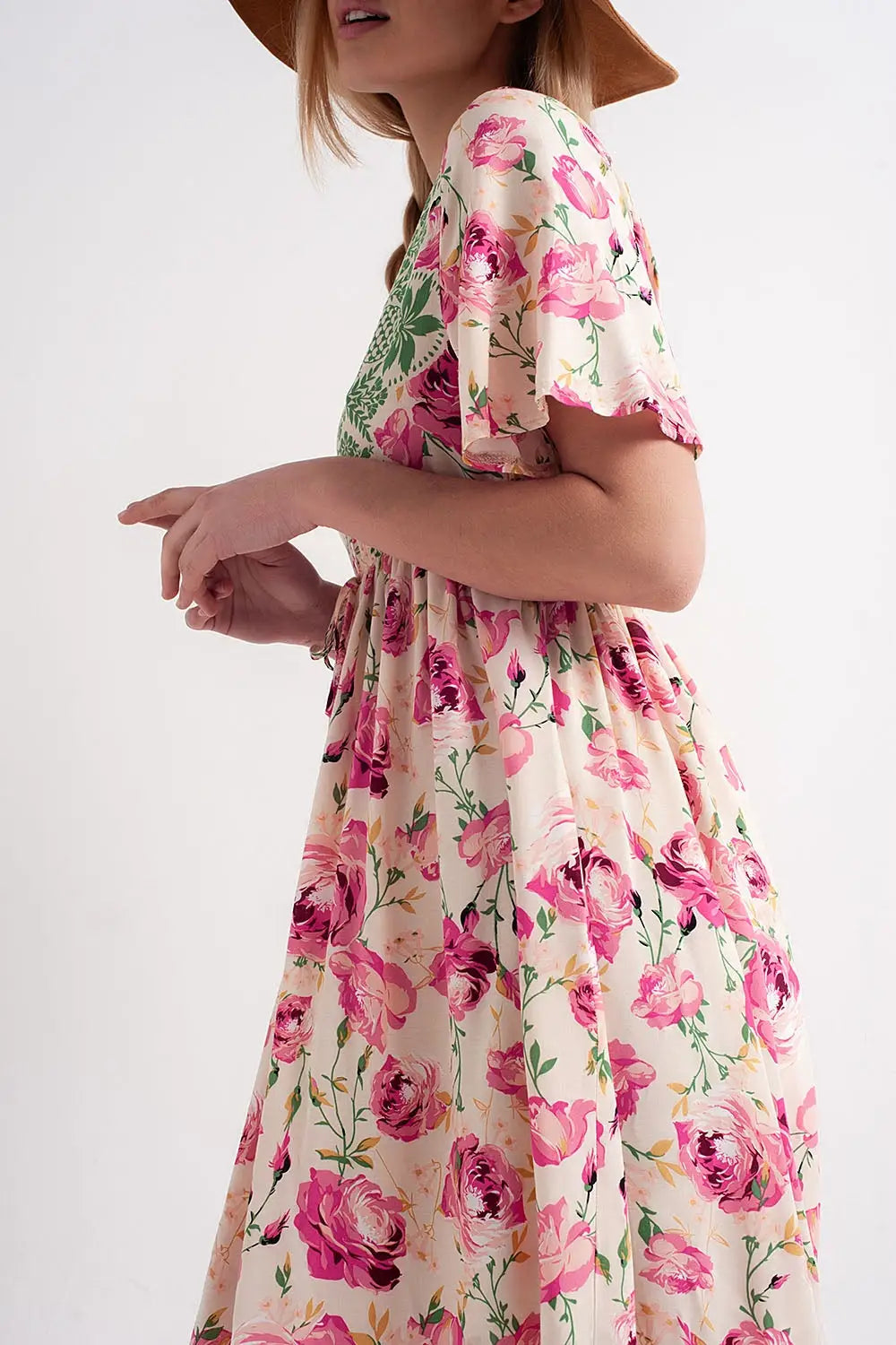 Maxi floral print maxi dress in pink - Dresses