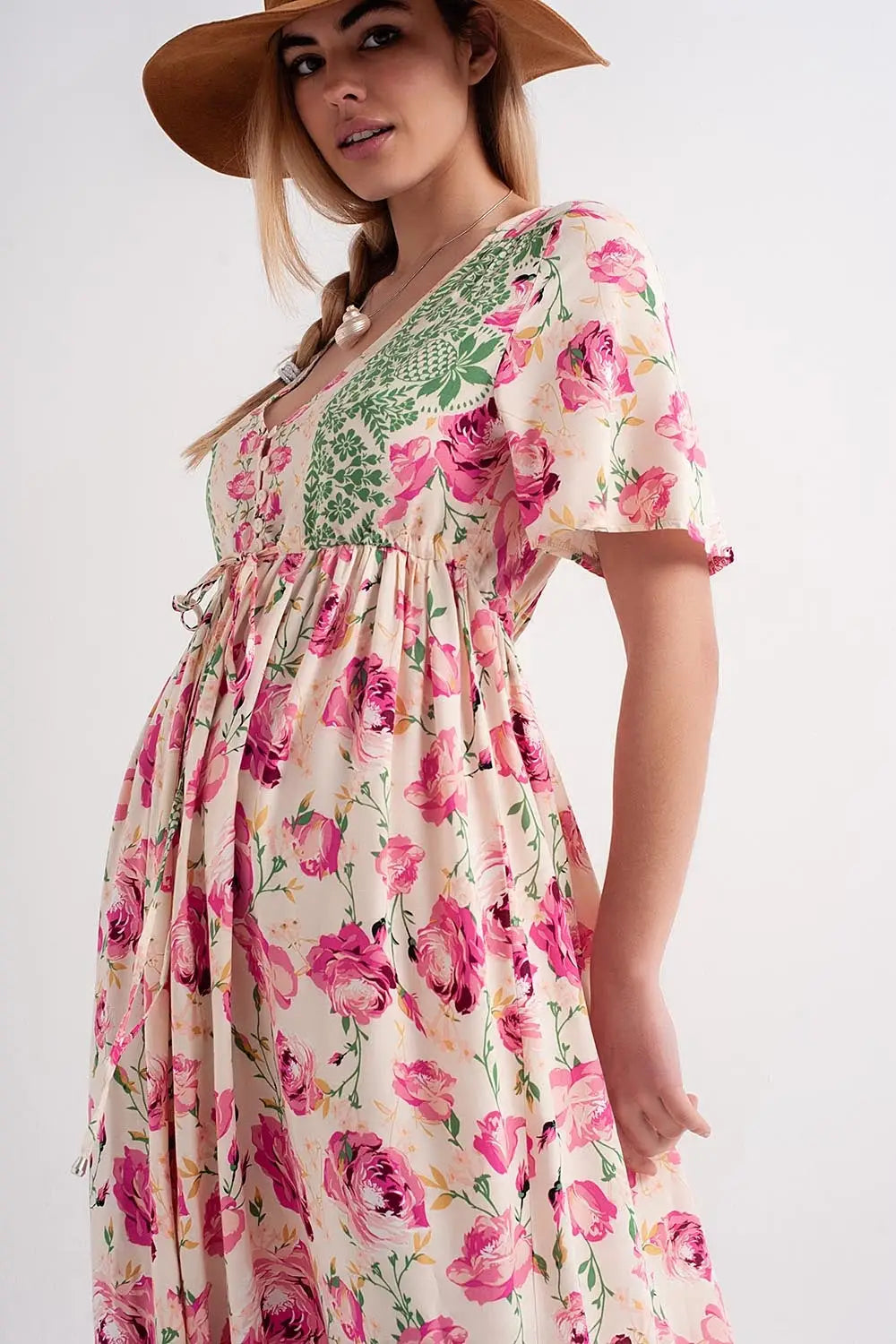 Maxi floral print maxi dress in pink - Dresses