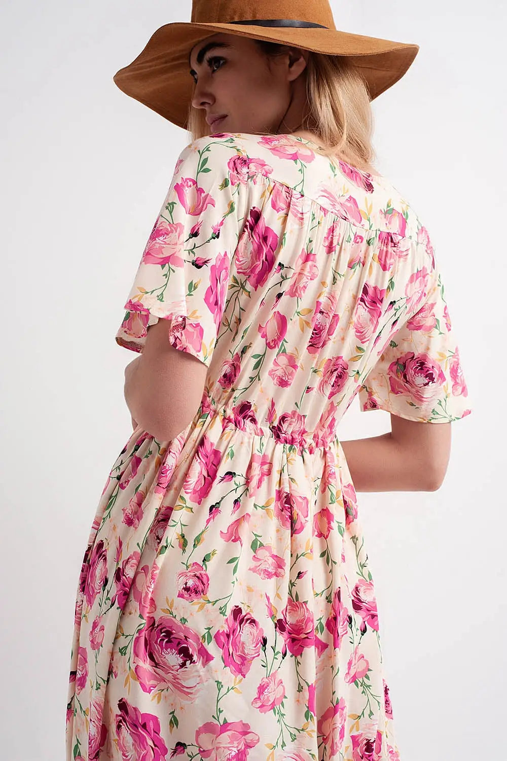 Maxi floral print maxi dress in pink - Dresses