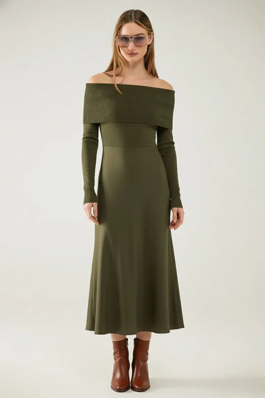 Maxi Knitted wide Bardot Dress in khaki - One Size / Green - Dresses