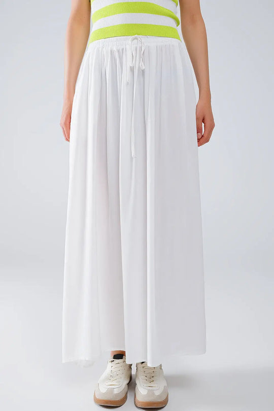 Q2 Maxi skirt in white fluid fabric with elastic waist