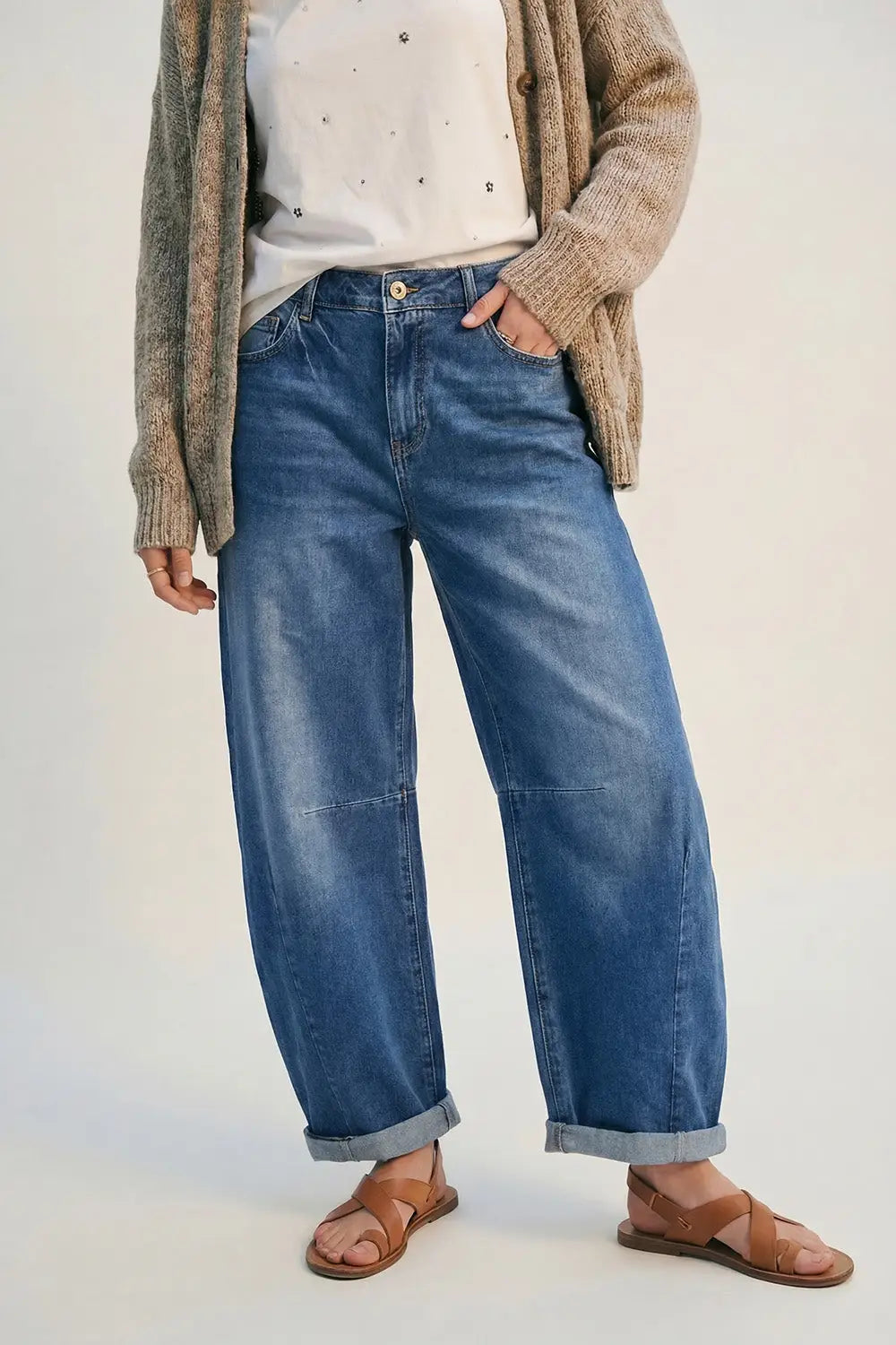 Q2 medium wash Barrel jeans with knee seam detail