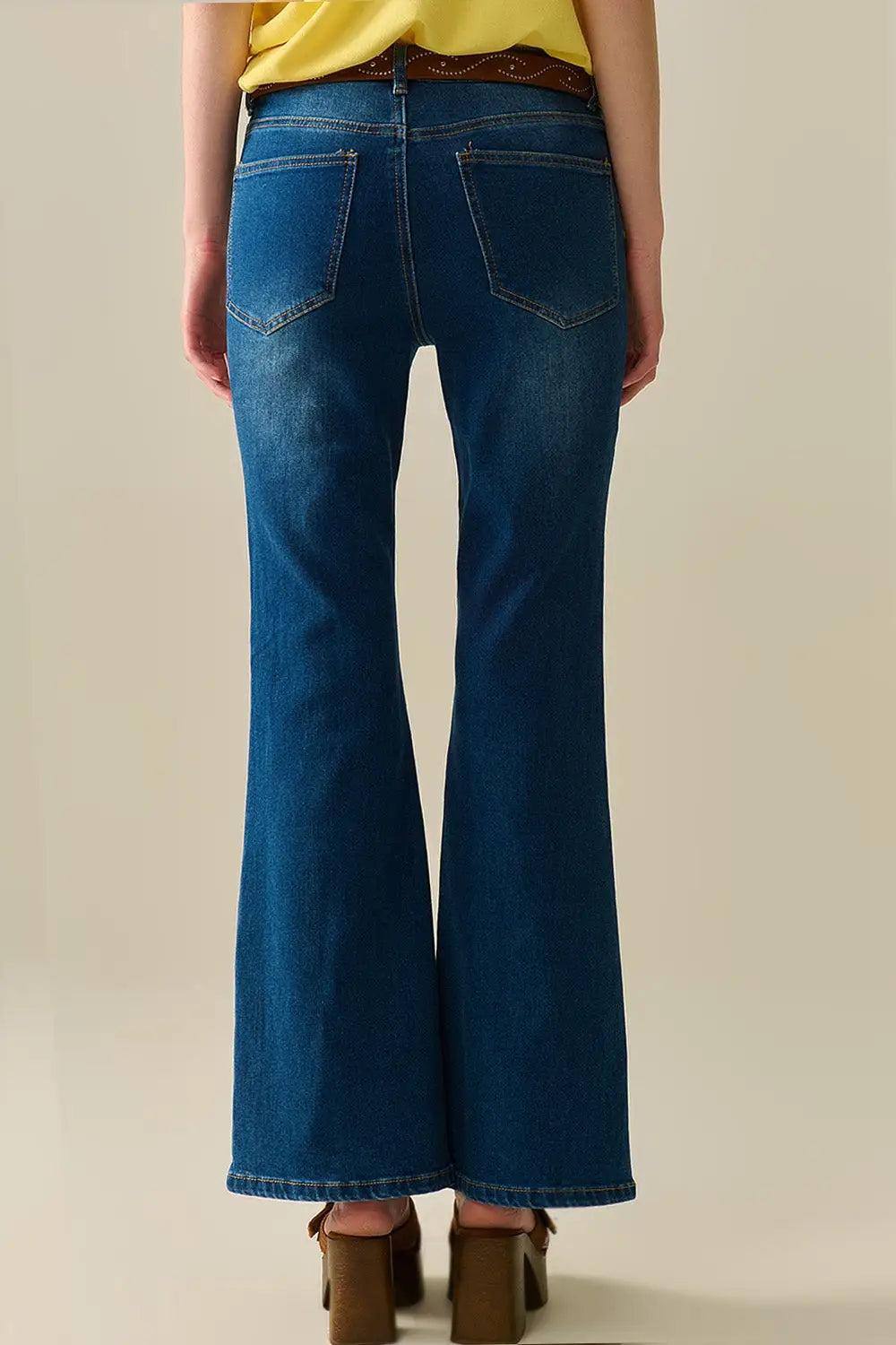 medium wash flared jeans with pockets - Jeans