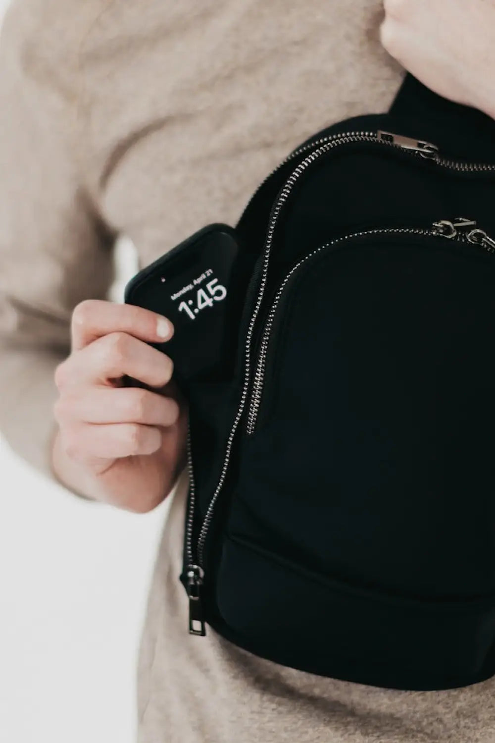 L’uomo Unisex Crossbody Bag - Crossbody Bag