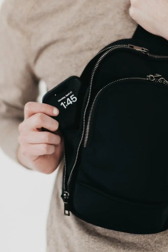 L’uomo Unisex Crossbody Bag - Crossbody Bag