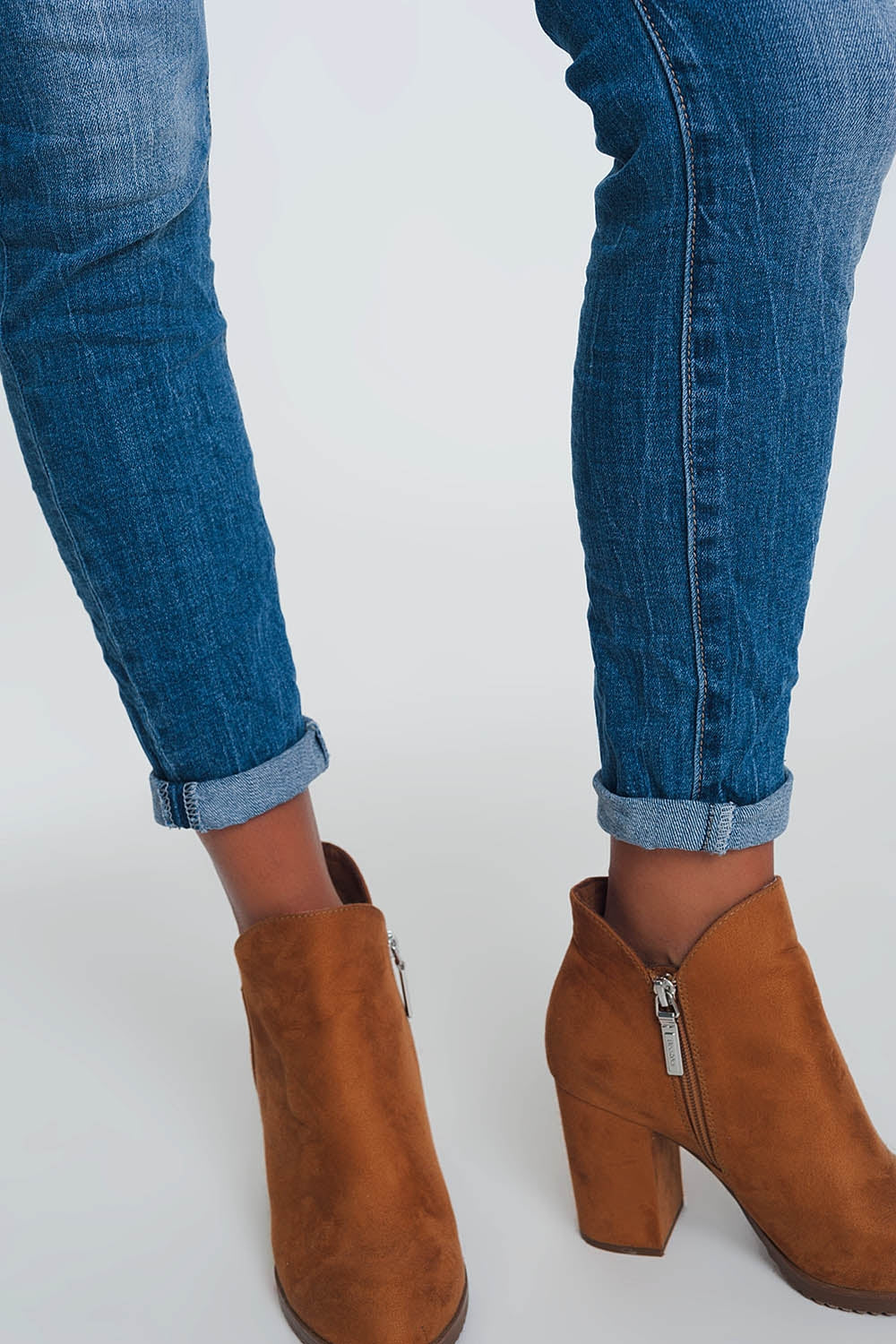 Mid waist skinny jeans in light denim