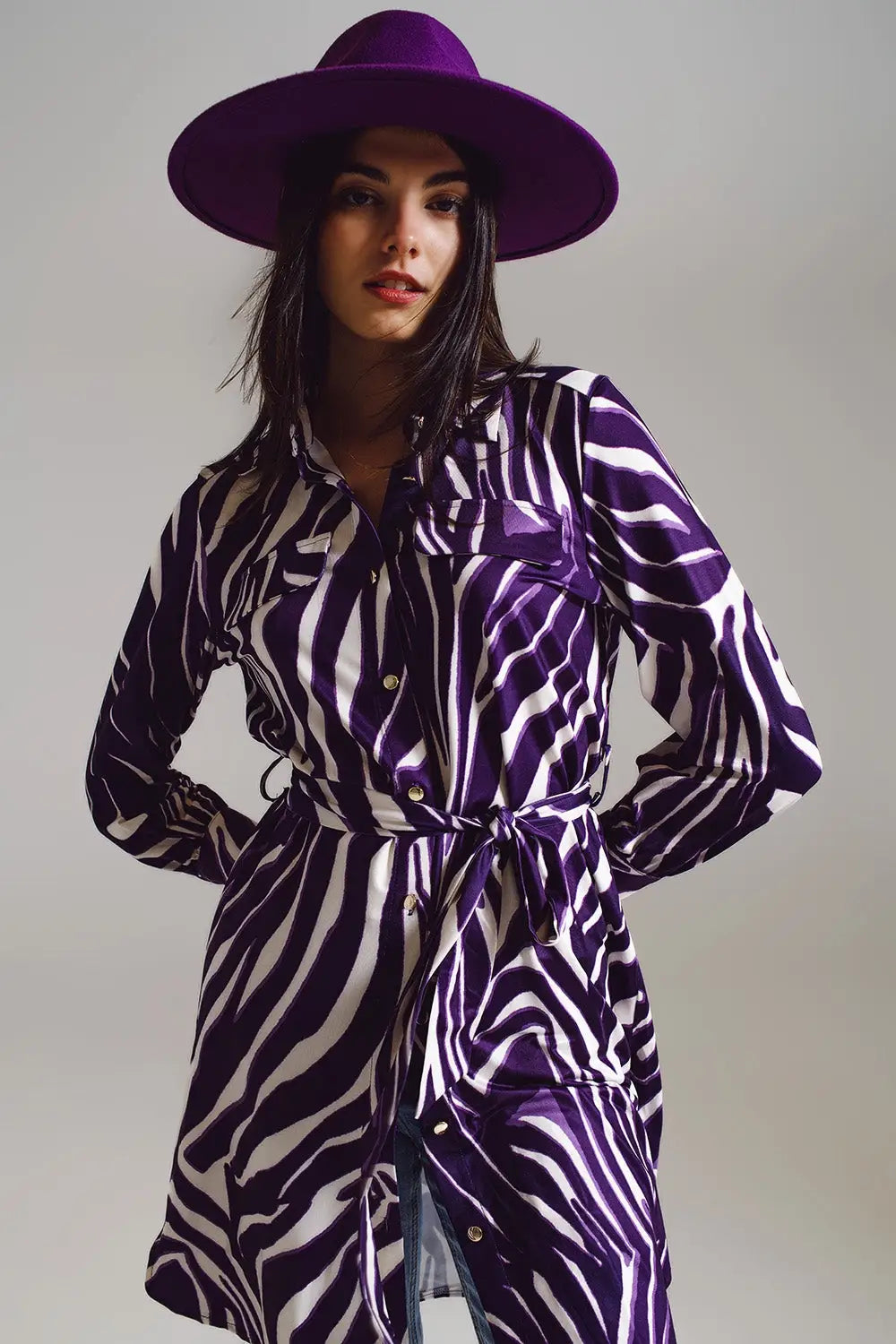 Midi short dress with zebra print in white and purple - Dresses