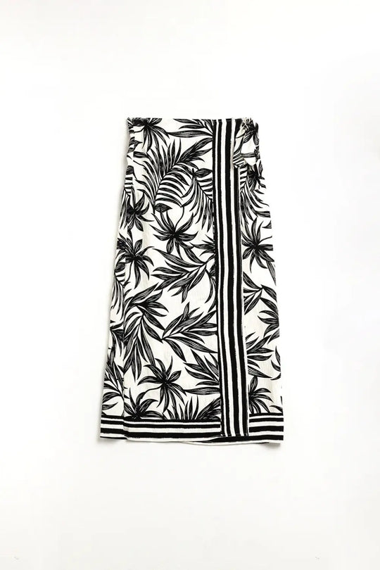 Q2 Midi skirt in light fabric with tropical motifs in Black and white