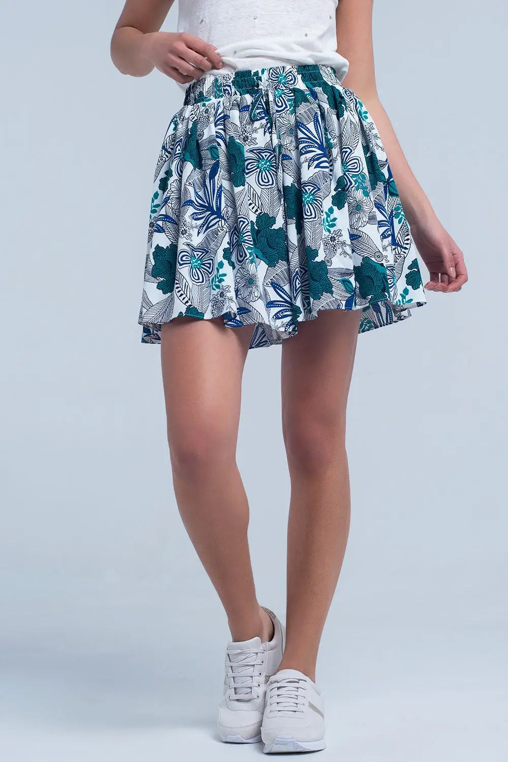 Q2 Mini-jupe bleue à imprimé floral
