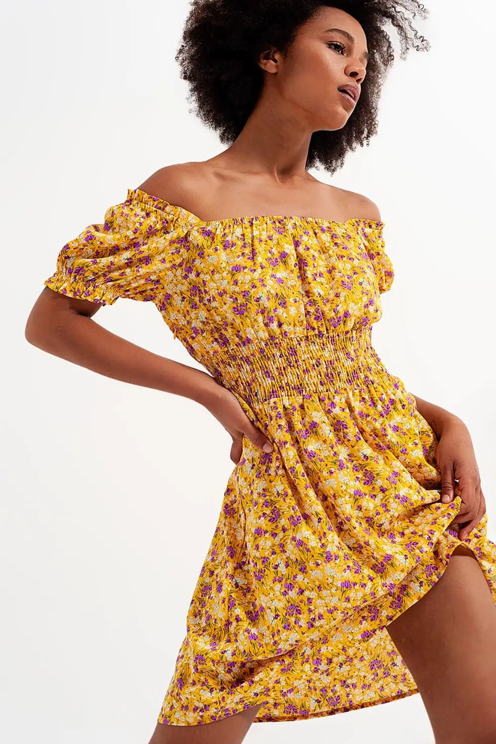 Mini robe avec détail froncé en imprimé floral jaune - Vestidos