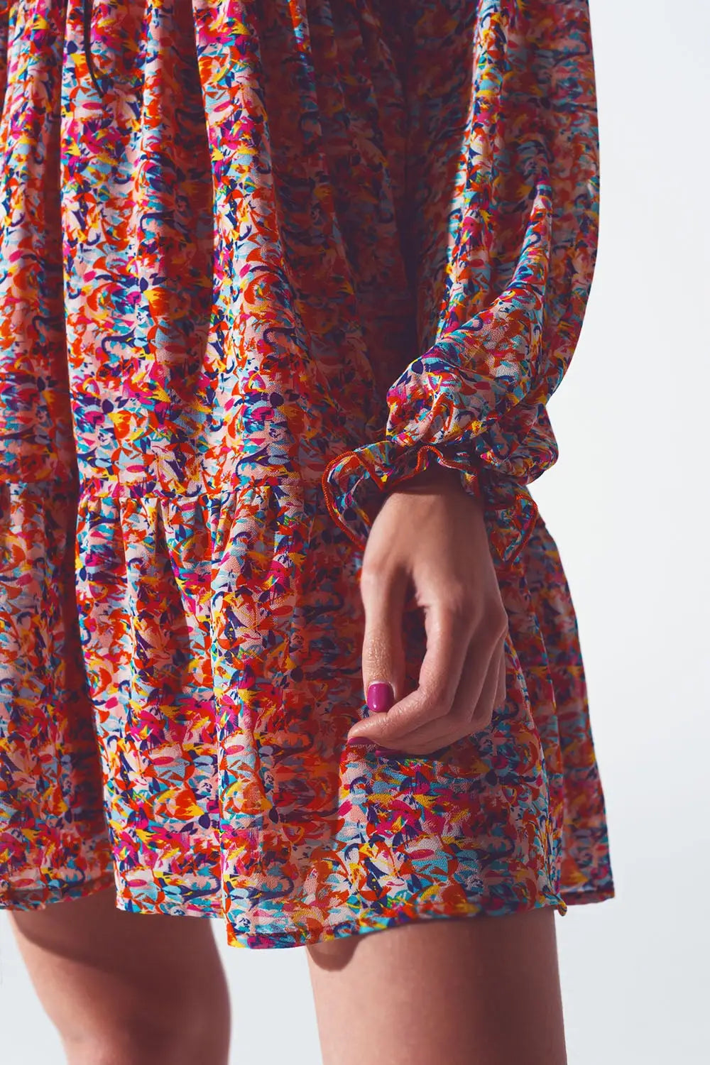Mini robe fleurie à col en V en multicolore - Vestidos