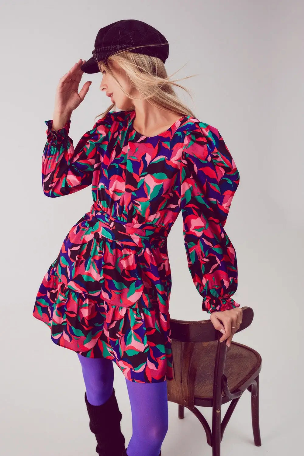 Mini robe noire à manches bouffantes - Vestidos
