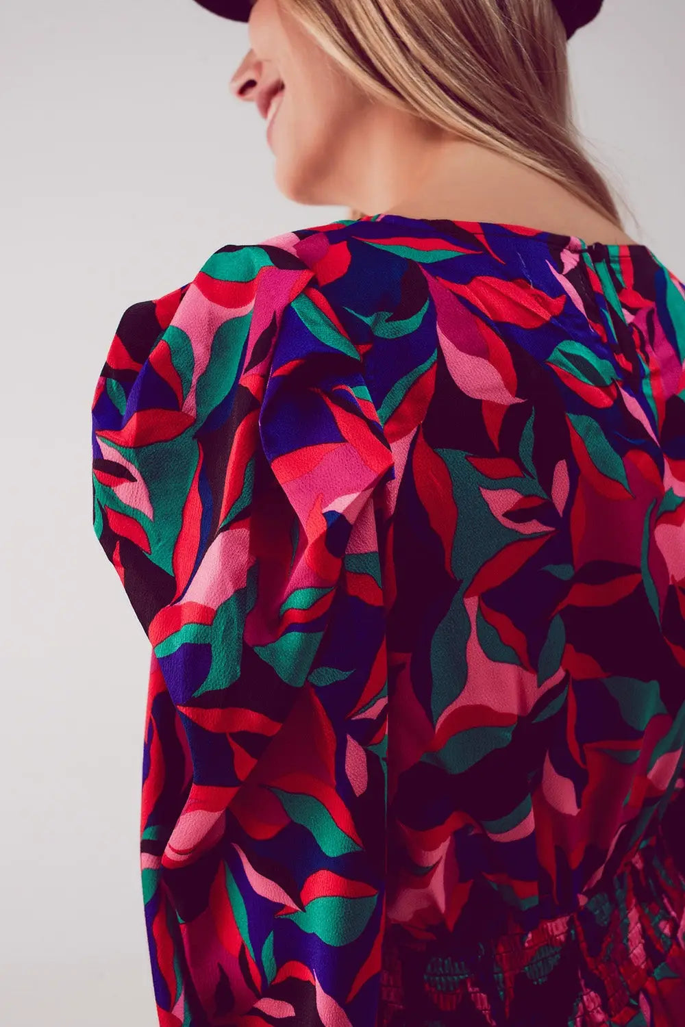Mini robe noire à manches bouffantes - Vestidos