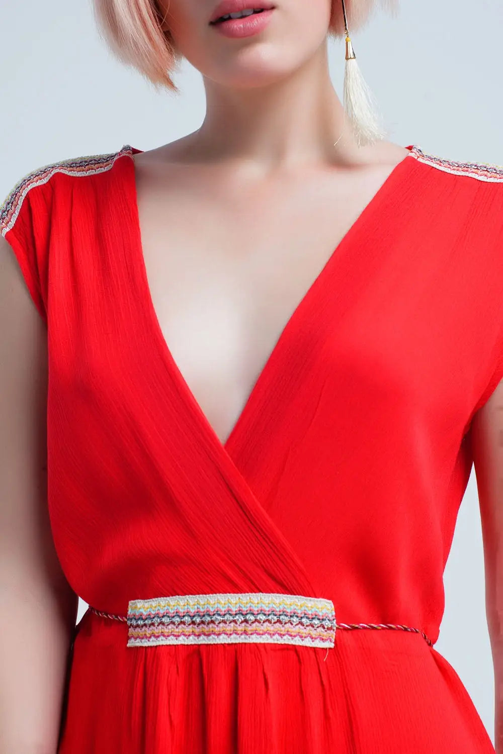 Mini robe rouge avec broderie - Vestidos