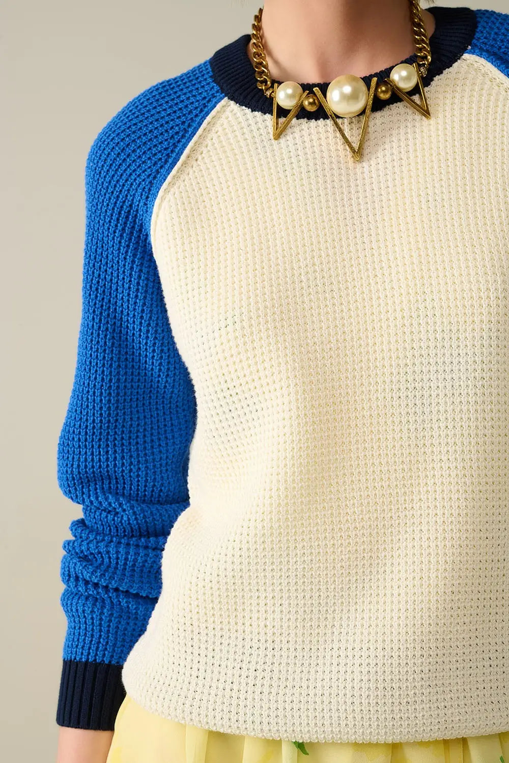 moss stitch knitted sweater with contrasting sleeves in blue - Sweaters