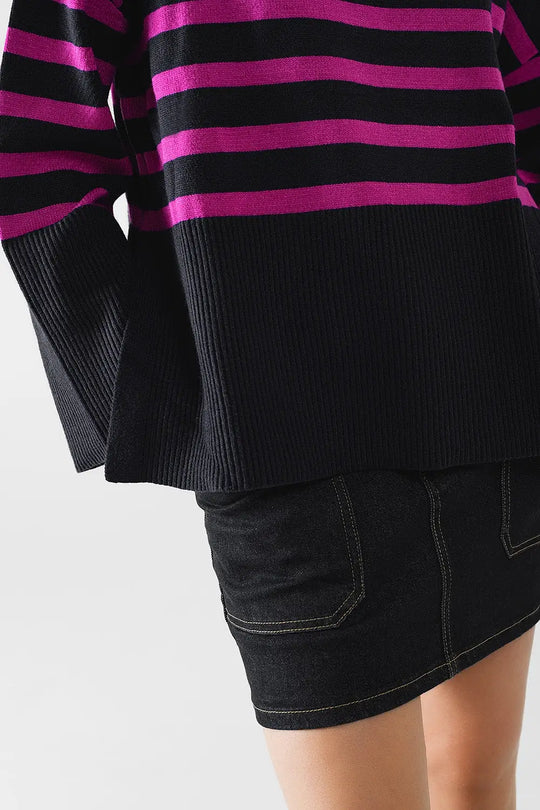 Navy oversized trutleneck sweater with fuchsia stripes and splits on the side - One Size / Blue - Sweaters