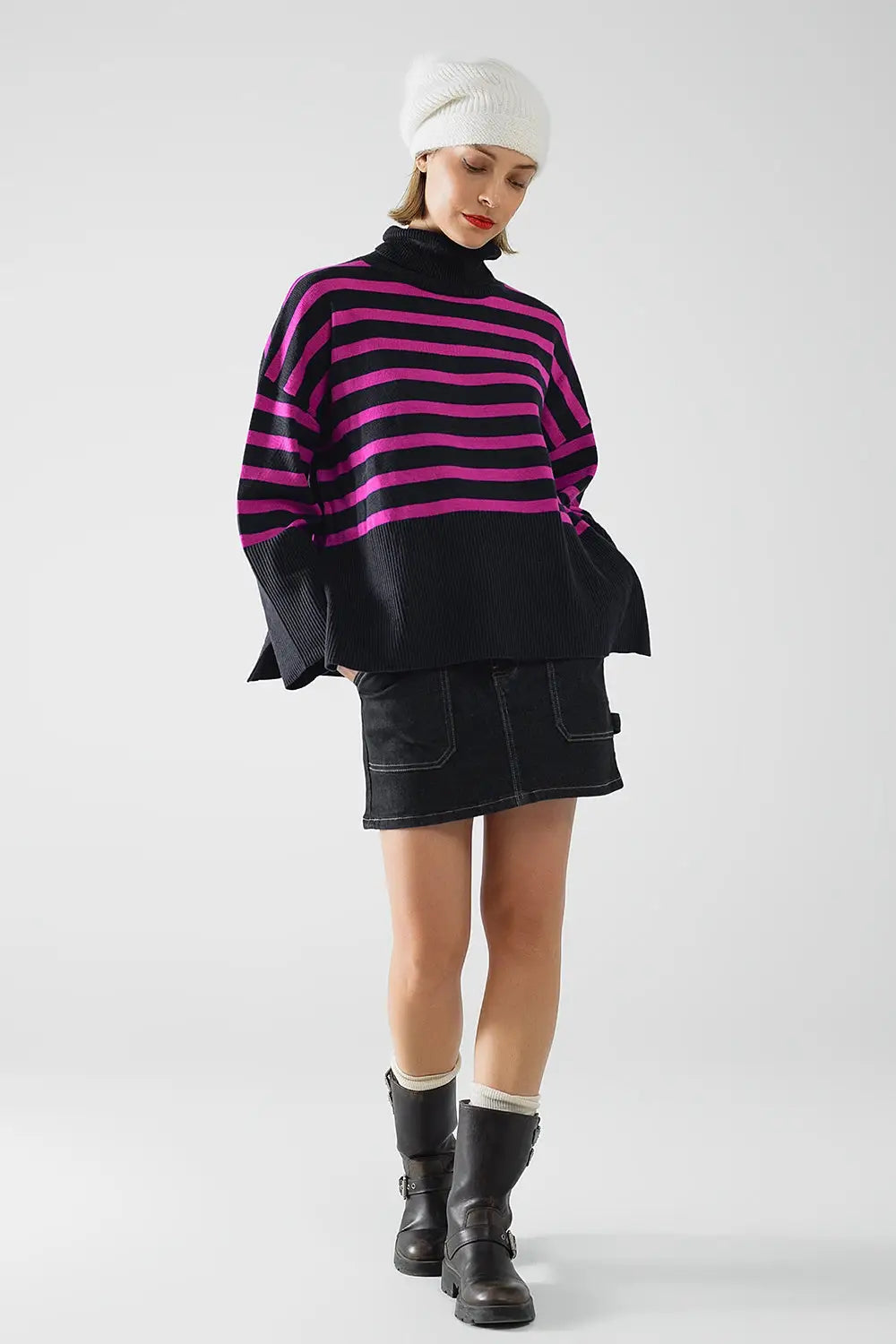 Navy oversized trutleneck sweater with fuchsia stripes and splits on the side - One Size / Blue - Sweaters