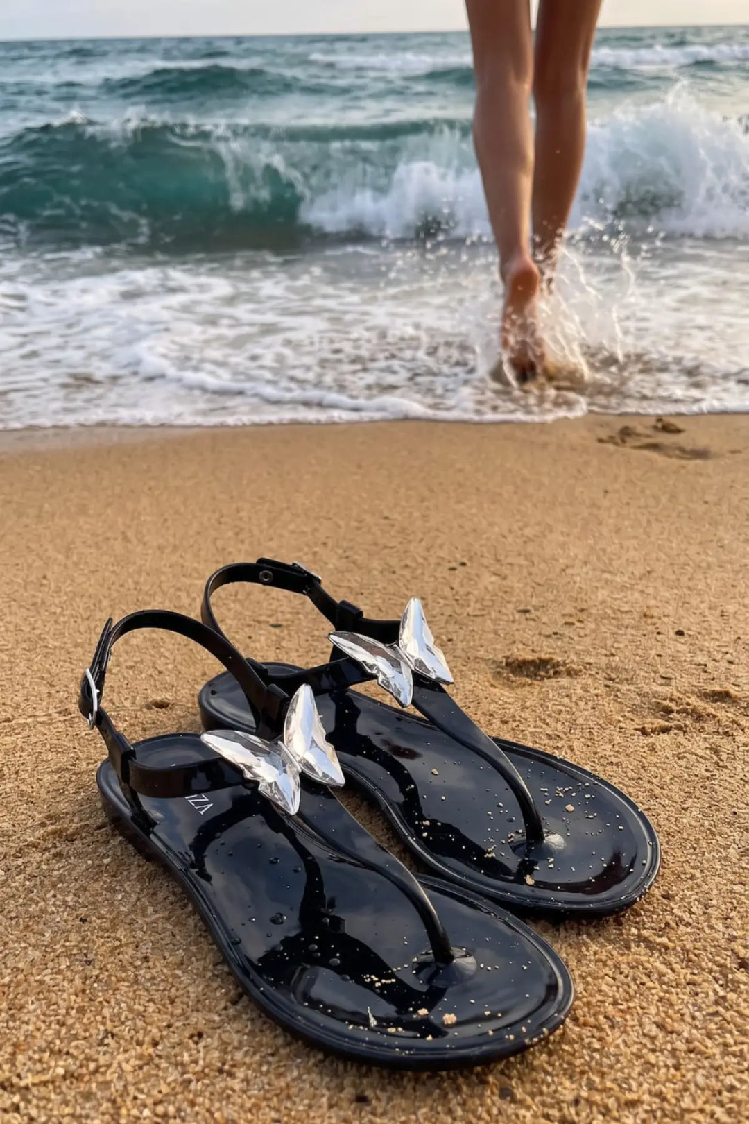 ALIANA Black Gel Beach Sandals
