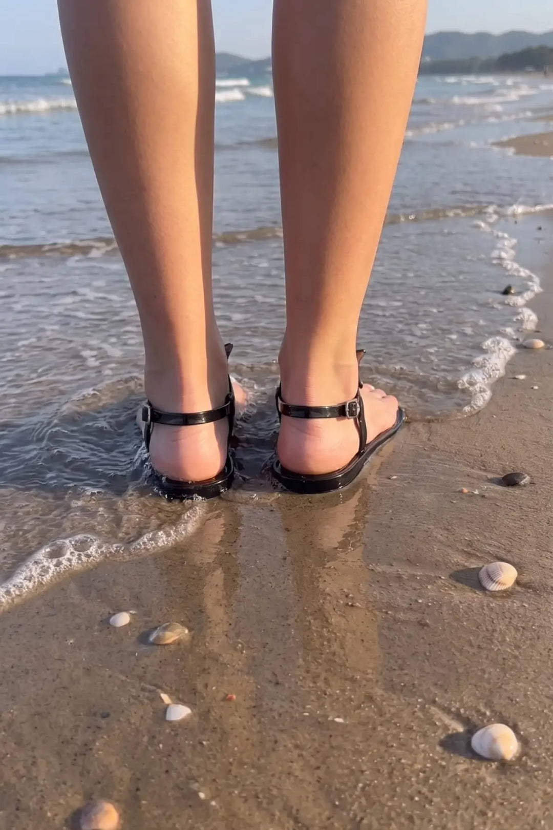 ALIANA Black Gel Beach Sandals