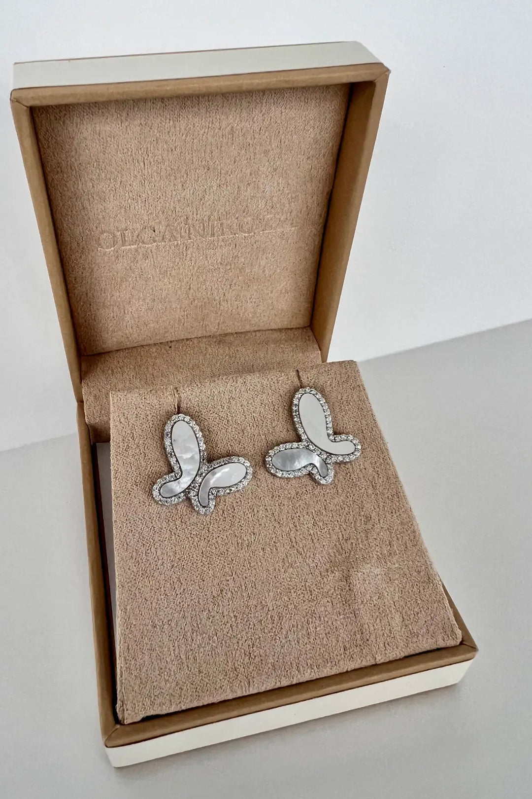 925 Silver with Mother Of Pearl Cubic Zirconia Stud Butterfly Earring Jewelry - Silver - Earrings