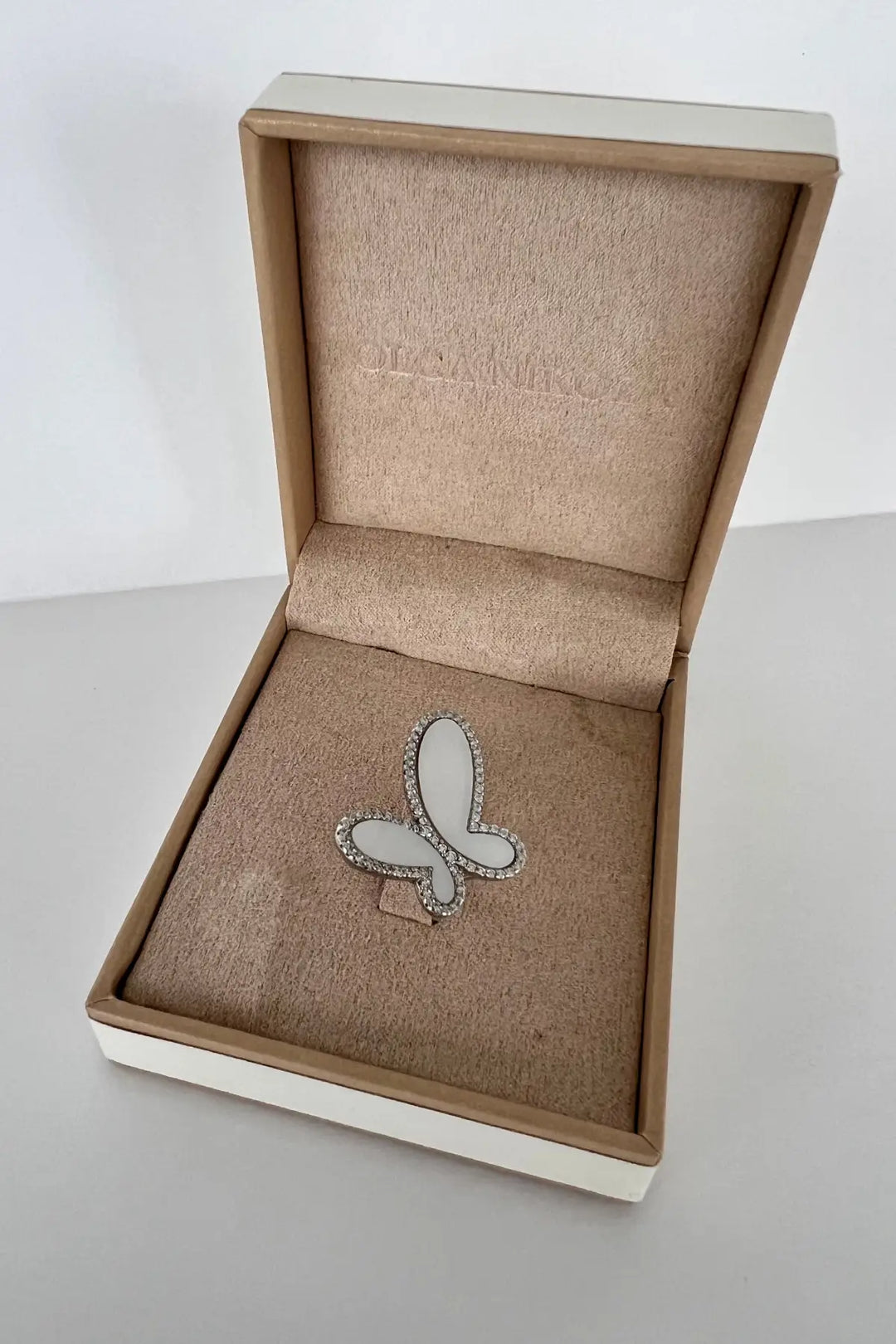 .925 Silver Ring w/ Mother Of Pearl Butterfly encrusted with Cubic Zirconia Jewelry