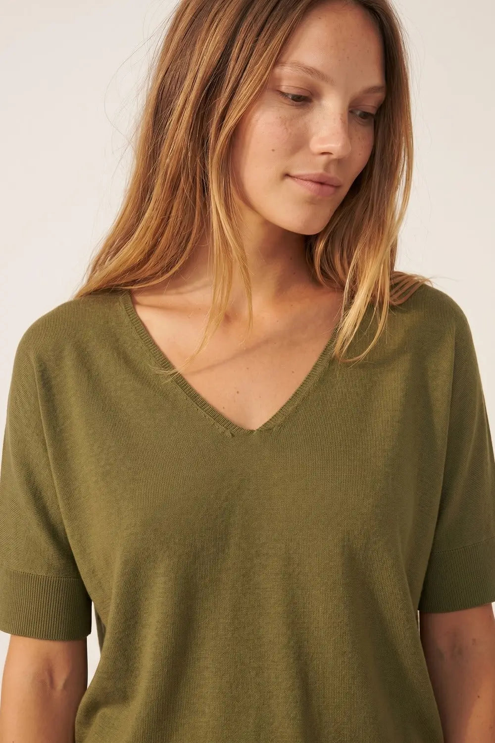 Olive Green V-Neck Relaxed Knit sweater - One Size / Green