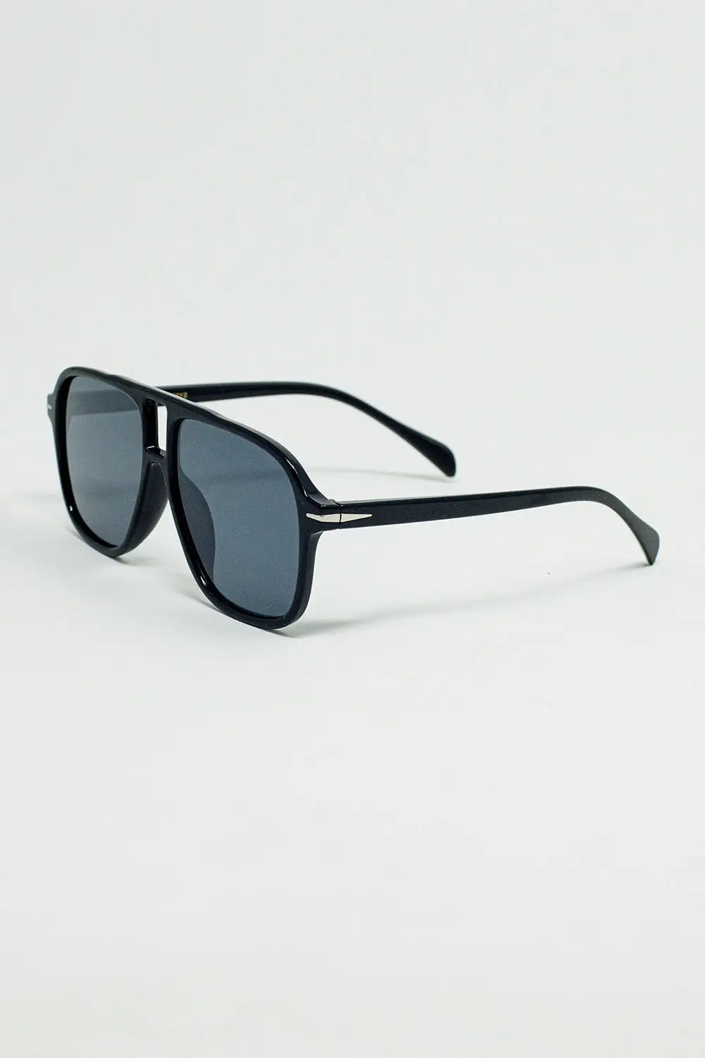Oval Aviator Suglasses With Smoke Black Lens in Black - One Size / Black