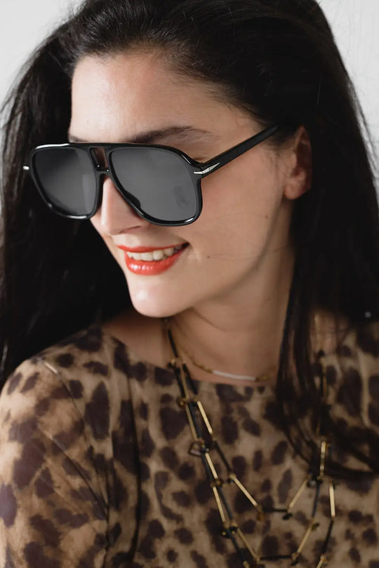 Oval Aviator Suglasses With Smoke Black Lens in Black - One Size / Black