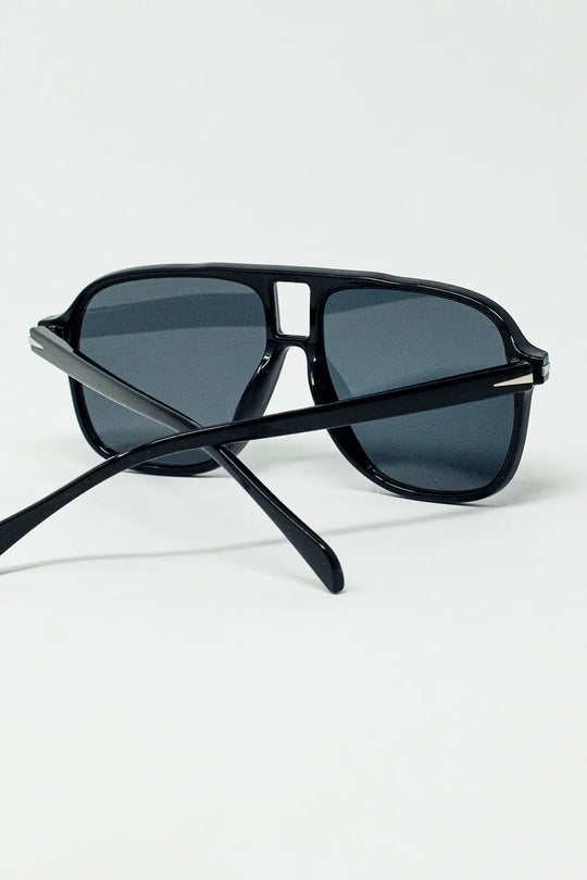 Oval Aviator Suglasses With Smoke Black Lens in Black - One Size / Black