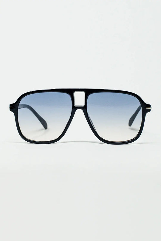 Q2 Oval Aviator Suglasses With Smoke blue Lens in Black