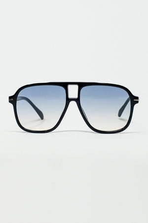 Q2 Oval Aviator Suglasses With Smoke blue Lens in Black