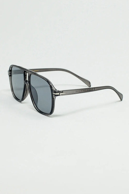 Oval Aviator Suglasses With Smoke Gray Lens in Gray - One Size / Grey