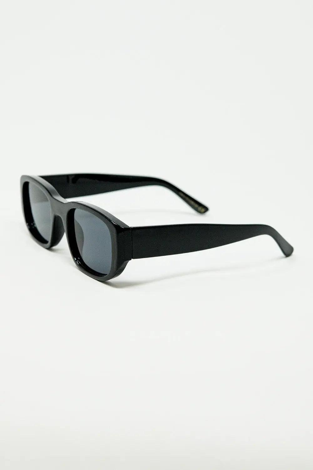 Oval Sunglasses with High Gloss Transparent Frames in black - One Size / Black