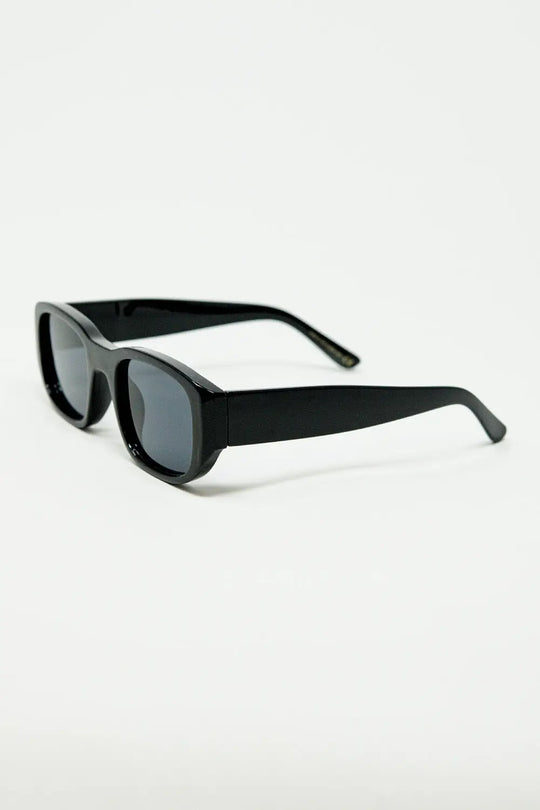 Oval Sunglasses with High Gloss Transparent Frames in black - One Size / Black