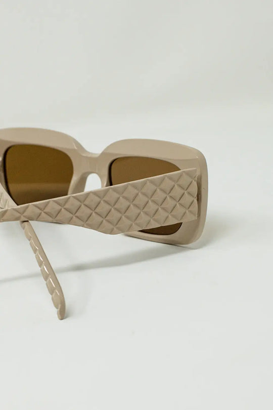 Oval Sunglasses With Smoke Lens In Beige - One Size / White