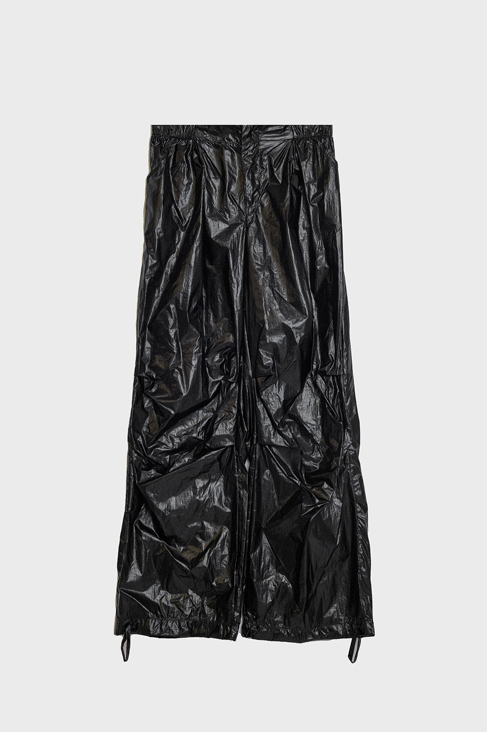 Q2 Oversized black parachute metallic pants