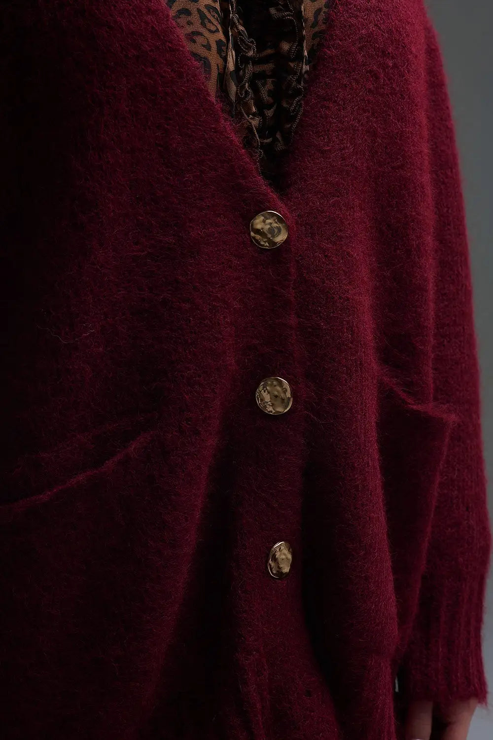 Oversized Cardigan in burgundy with gold buttons and pockets - One Size / Red - Sweaters