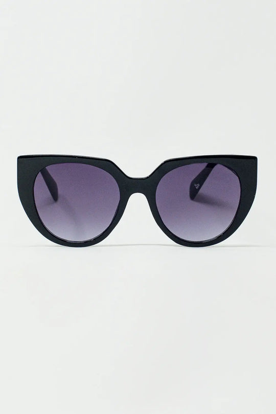 Q2 Oversized Cat Eye Sunglasses With Wide Rim in Black